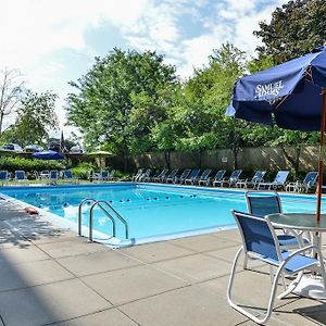 Courtyard By Marriott New York Laguardia Airport